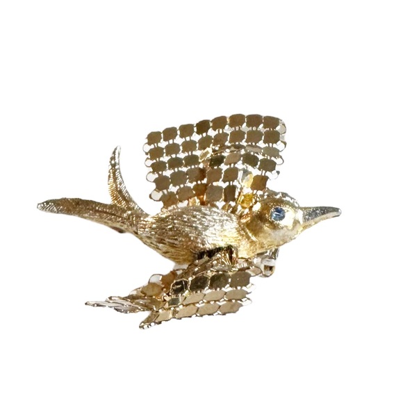 Vintage Metal Mesh Wing Gold Tone Bird Intricate Brooch - Picture 2 of 5